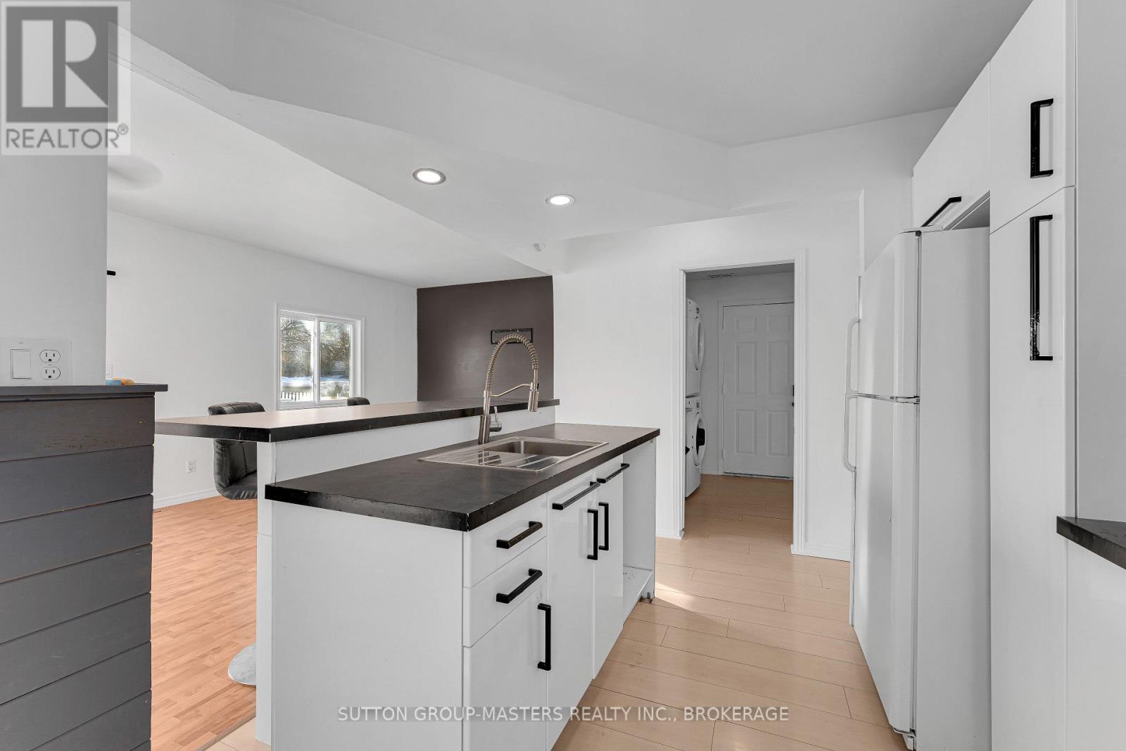18 Greer Street, Kingston (Rideau), ON - Indoor Photo Showing Kitchen