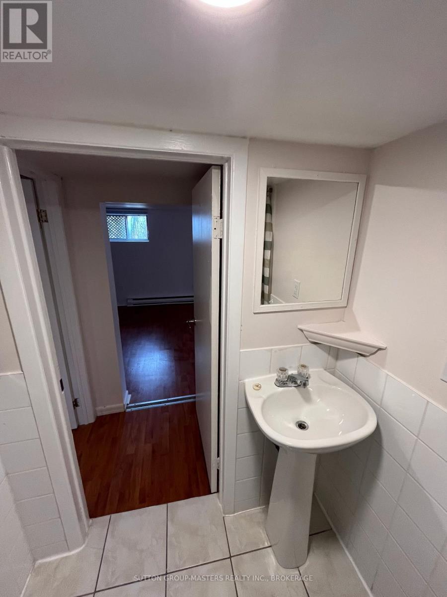 18 Greer Street, Kingston (Rideau), ON - Indoor Photo Showing Bathroom