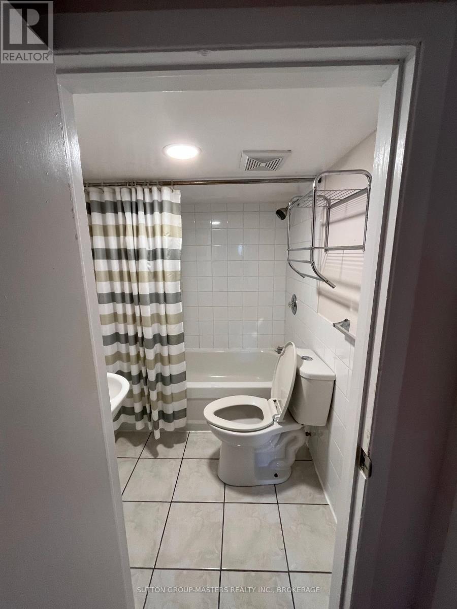 18 Greer Street, Kingston (Rideau), ON - Indoor Photo Showing Bathroom