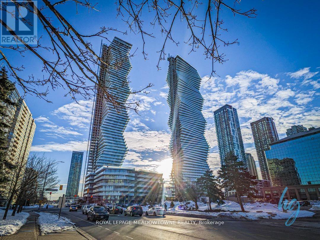 702 - 3900 Confederation Parkway, Mississauga, ON - Outdoor With Facade