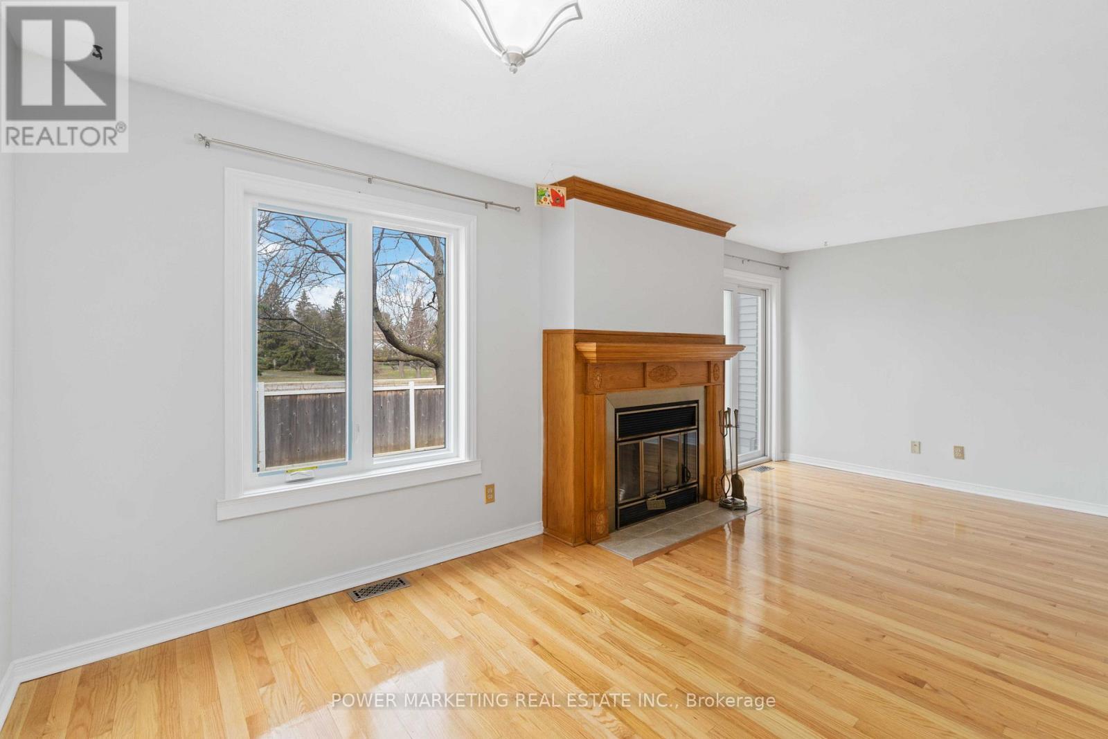 1904 Summerfields Crescent, Ottawa, ON - Indoor Photo Showing Other Room With Fireplace