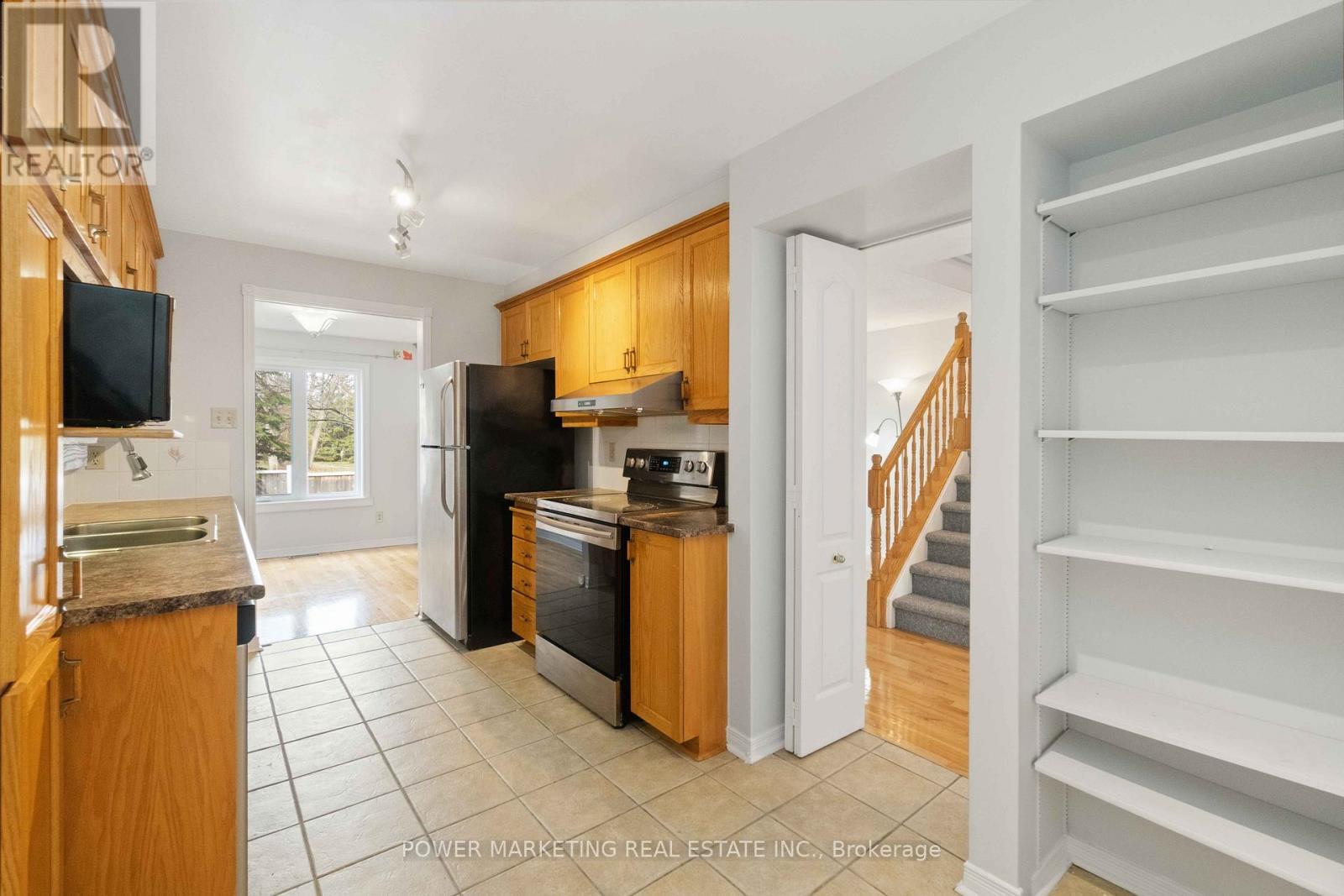 1904 Summerfields Crescent, Ottawa, ON - Indoor Photo Showing Kitchen