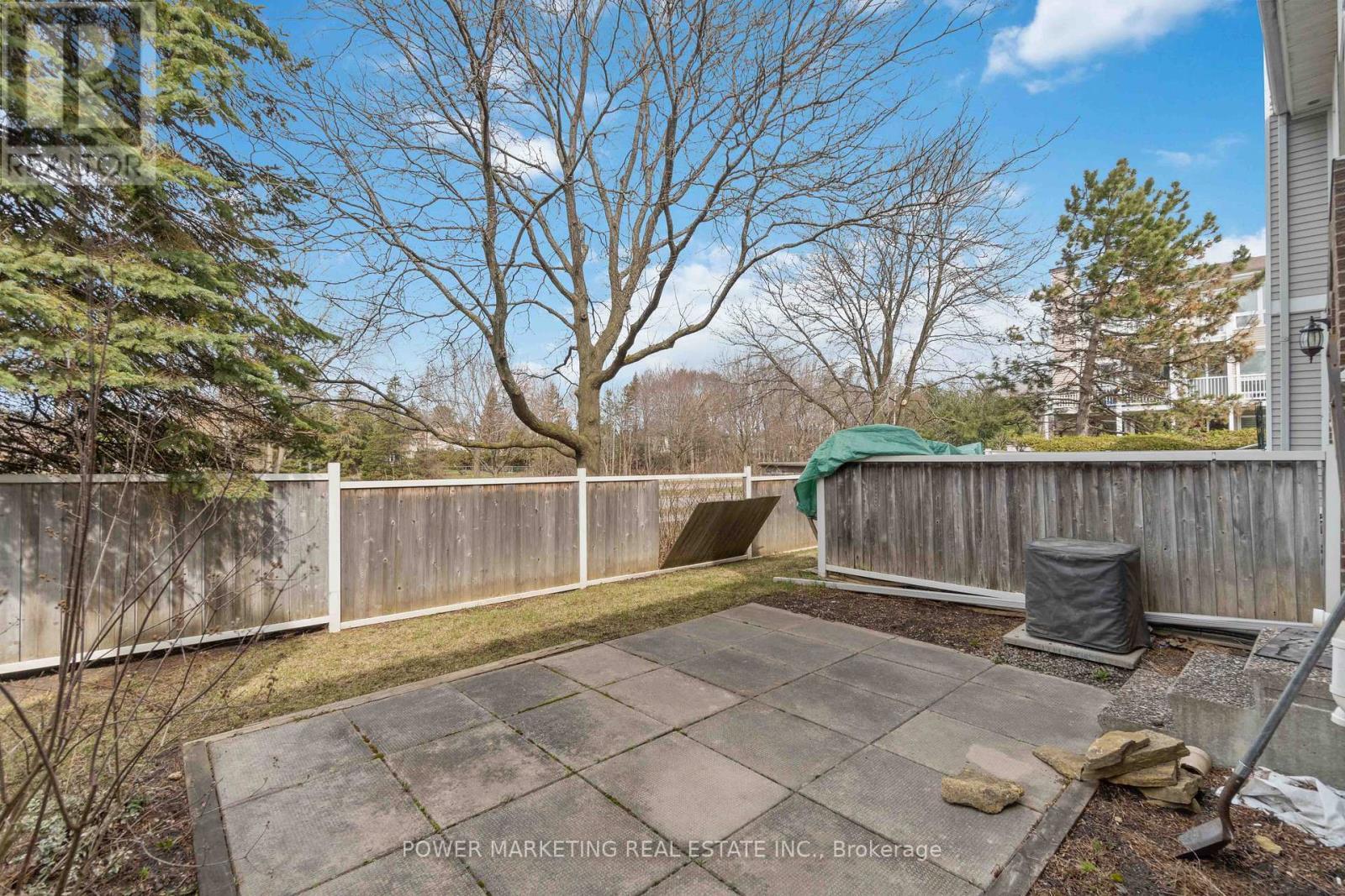 1904 Summerfields Crescent, Ottawa, ON - Outdoor