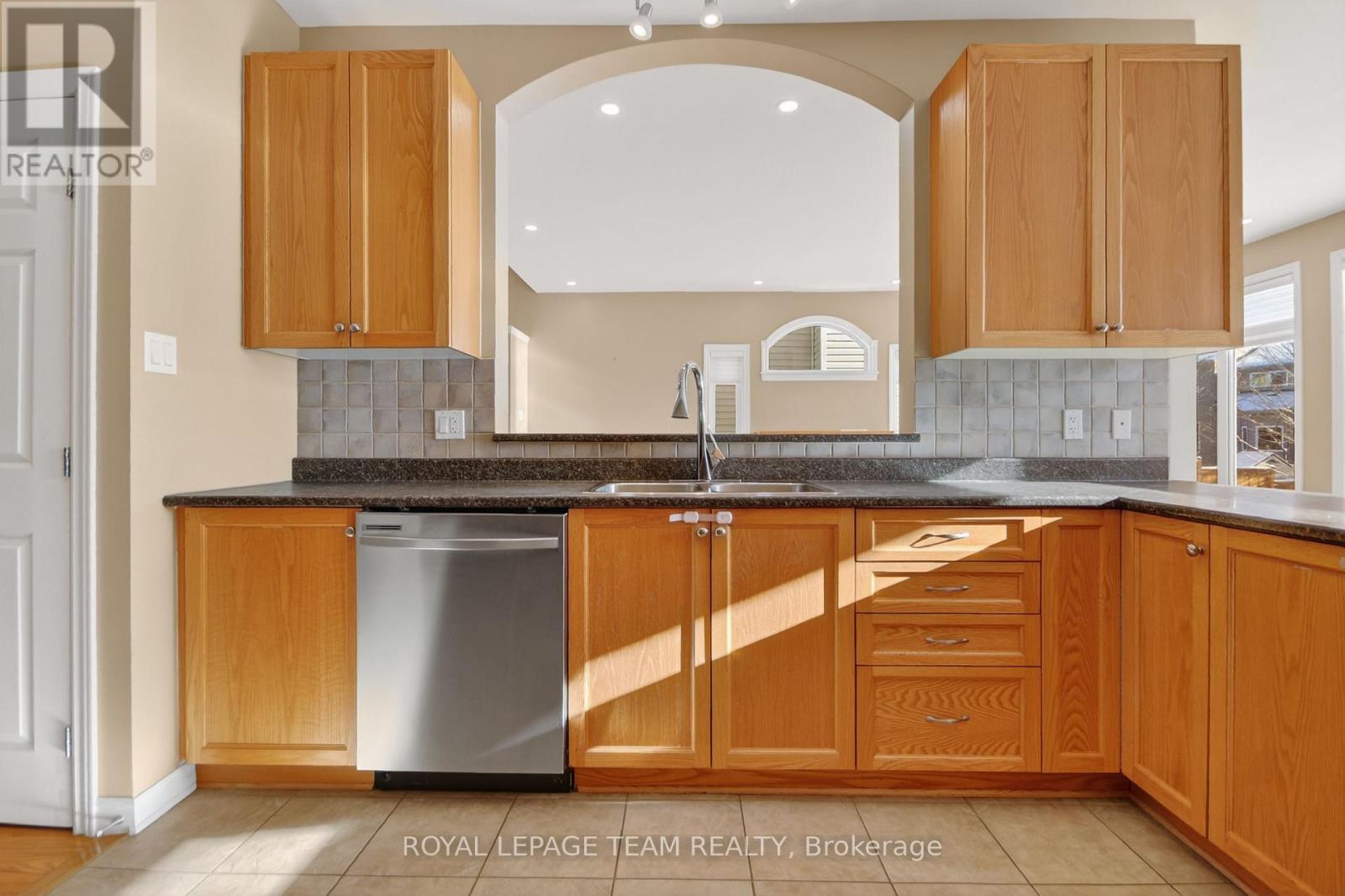 Kitchen - 59 Polo Lane, Ottawa, ON - Indoor Photo Showing Kitchen With Double Sink