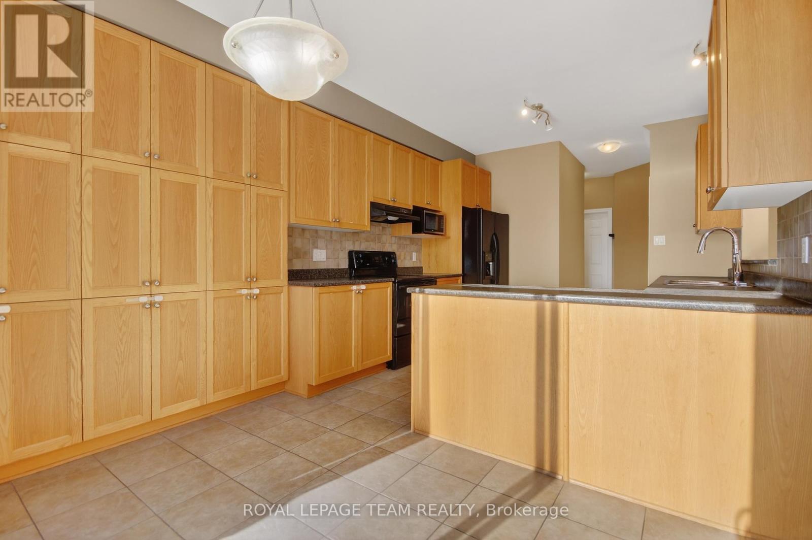 Eating Area - 59 Polo Lane, Ottawa, ON - Indoor Photo Showing Kitchen