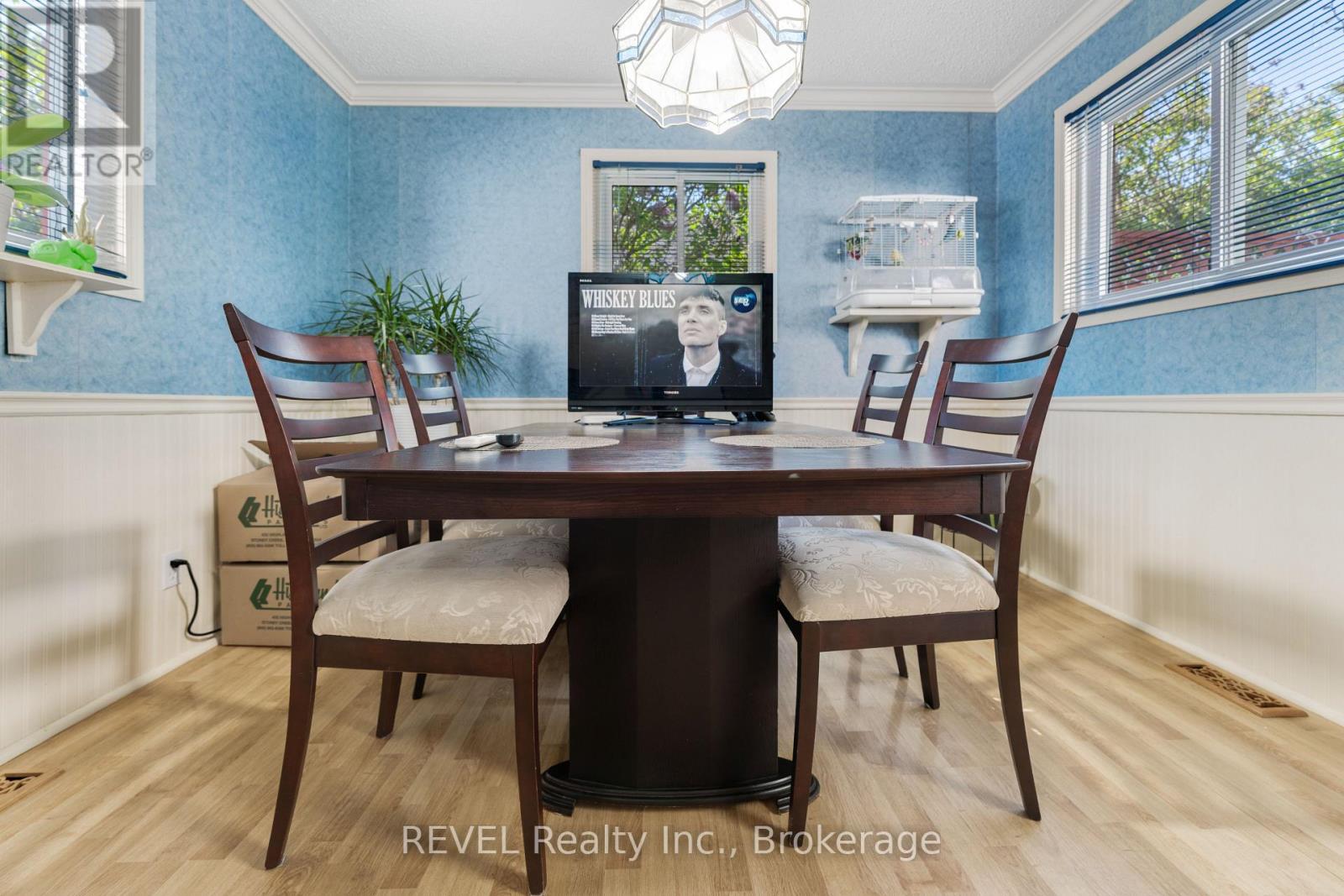 7962 Booth Street, Niagara Falls (Ascot), ON - Indoor Photo Showing Dining Room