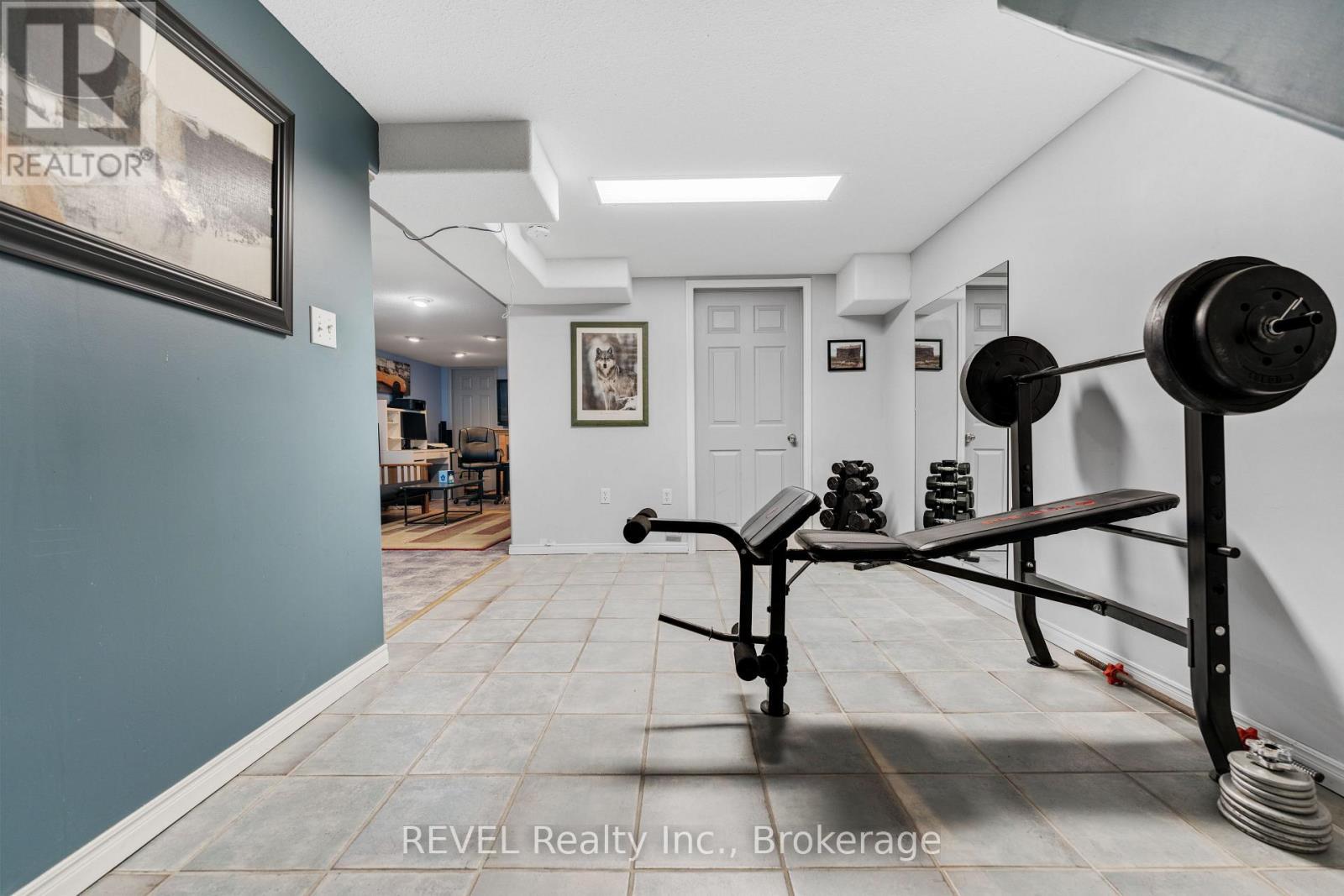 7962 Booth Street, Niagara Falls (Ascot), ON - Indoor Photo Showing Gym Room