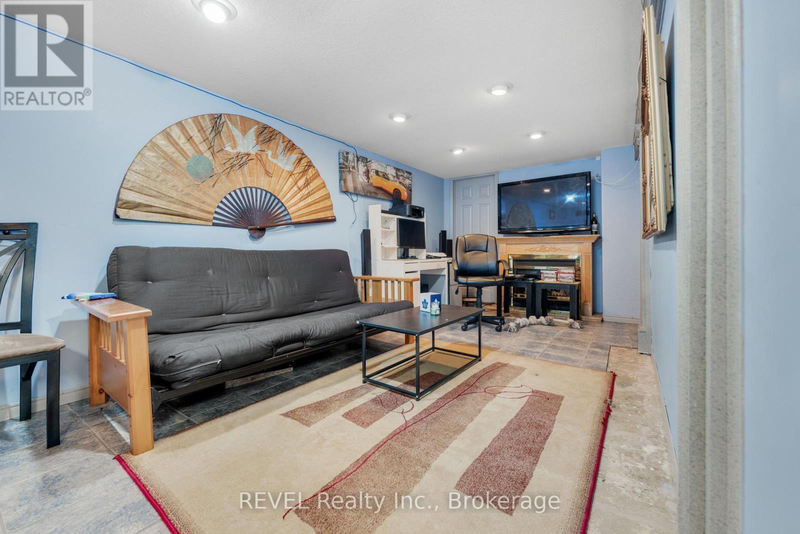 7962 Booth Street, Niagara Falls (Ascot), ON - Indoor