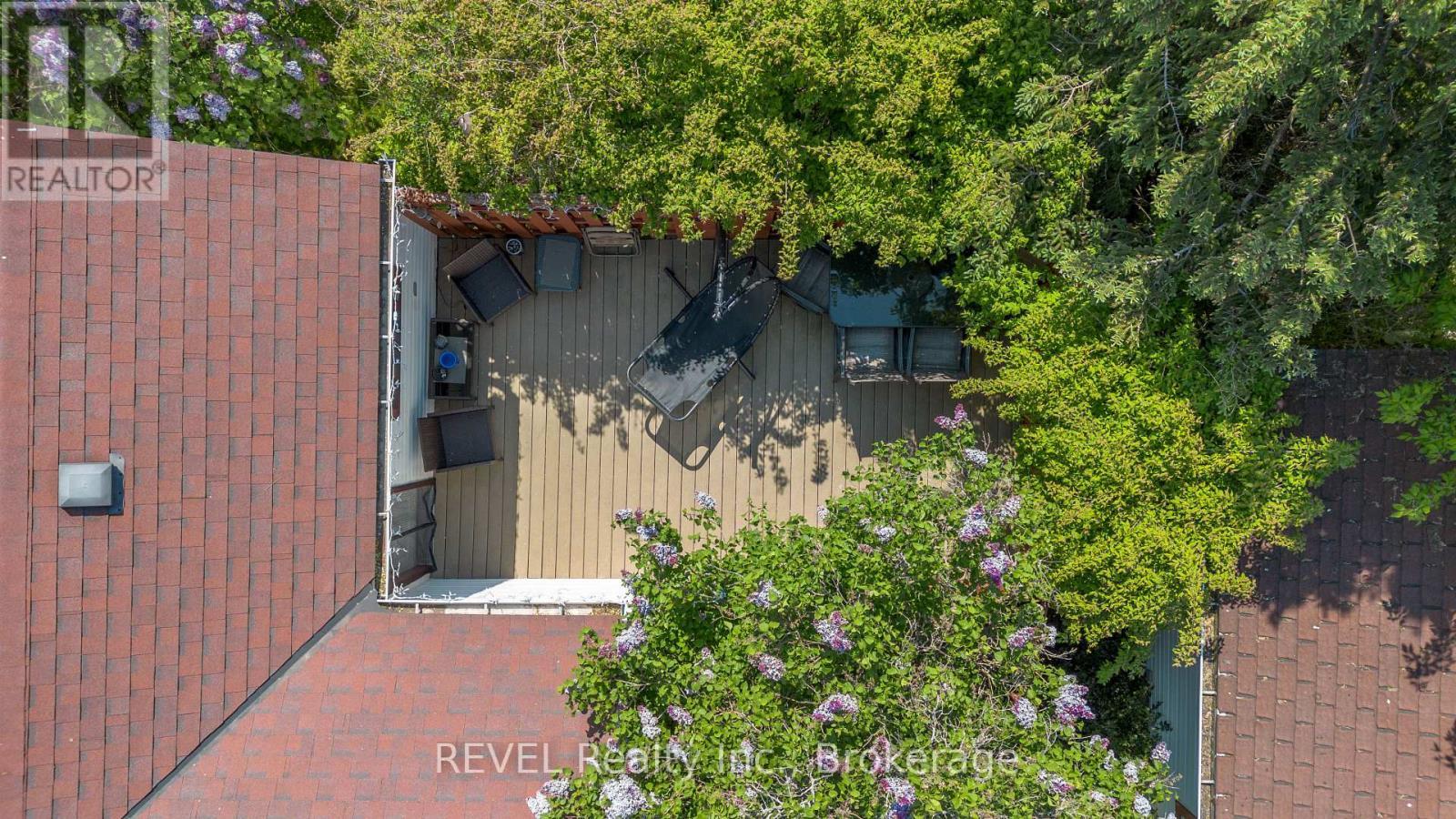 7962 Booth Street, Niagara Falls (Ascot), ON - Outdoor