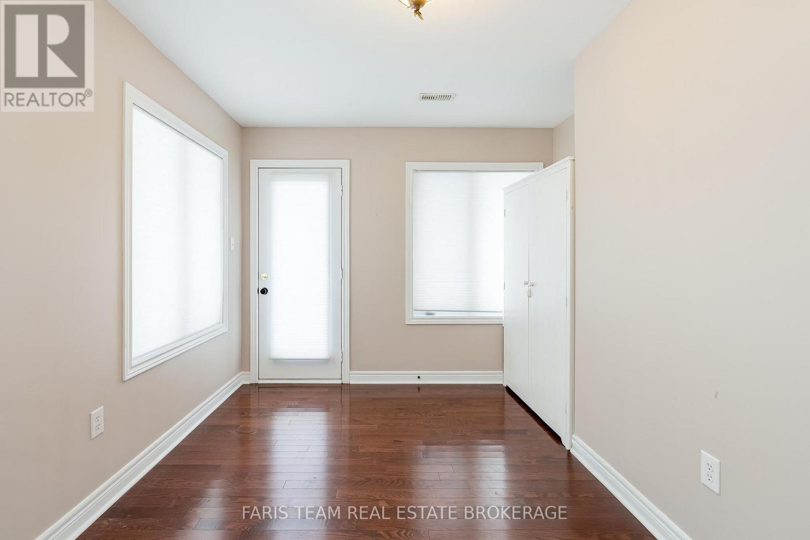 44 Marina Village Drive, Georgian Bay, ON - Indoor Photo Showing Other Room