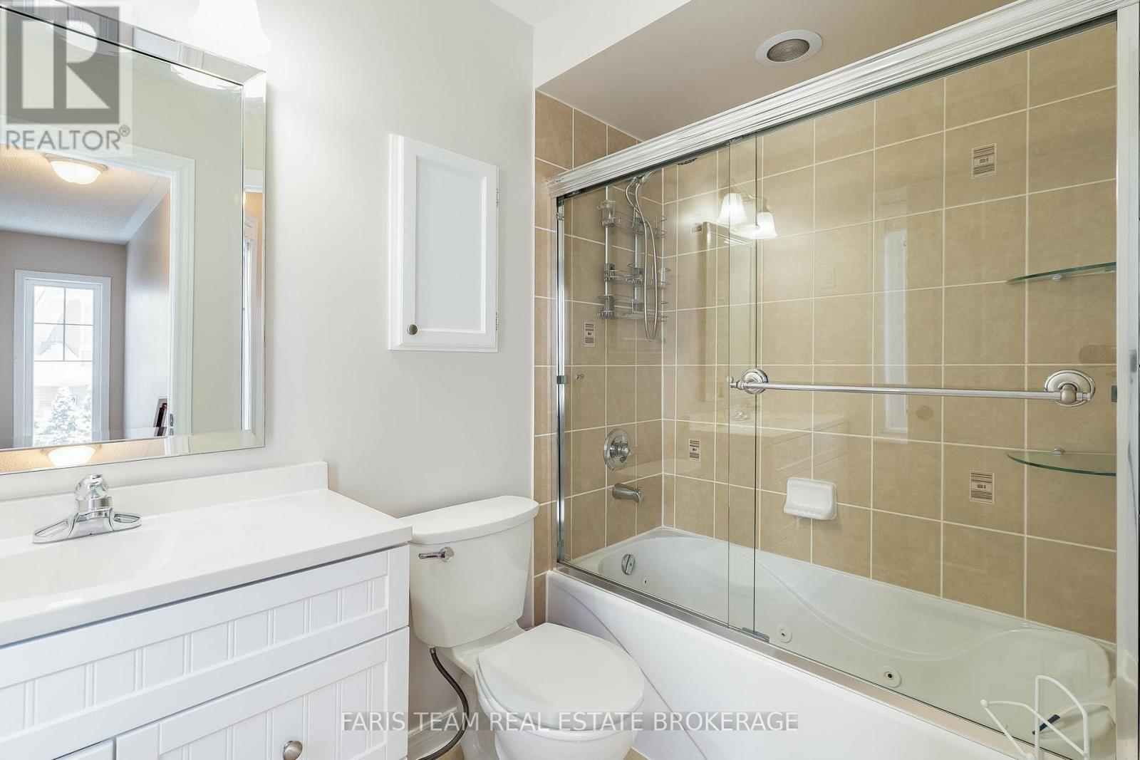 44 Marina Village Drive, Georgian Bay, ON - Indoor Photo Showing Bathroom