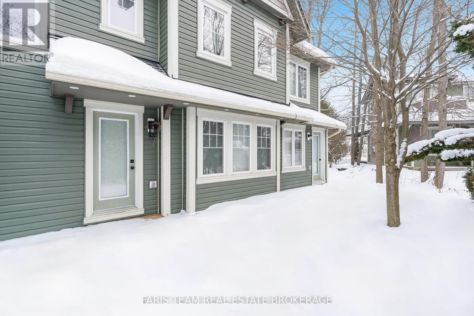 44 Marina Village Drive, Georgian Bay, ON - Outdoor