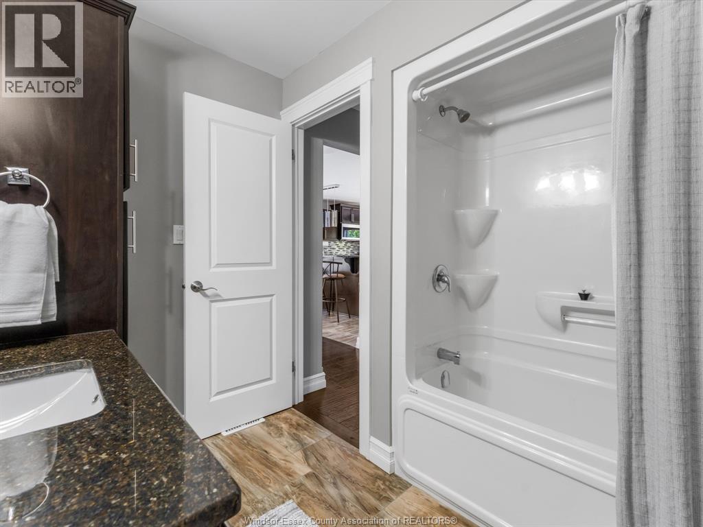 46 Shaw Drive, Amherstburg, ON - Indoor Photo Showing Bathroom