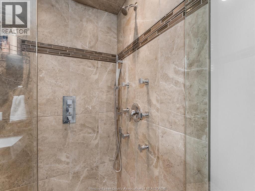 46 Shaw Drive, Amherstburg, ON - Indoor Photo Showing Bathroom