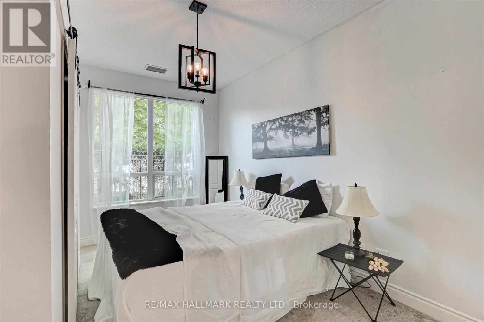 102 - 319 Merton Street, Toronto, ON - Indoor Photo Showing Bedroom