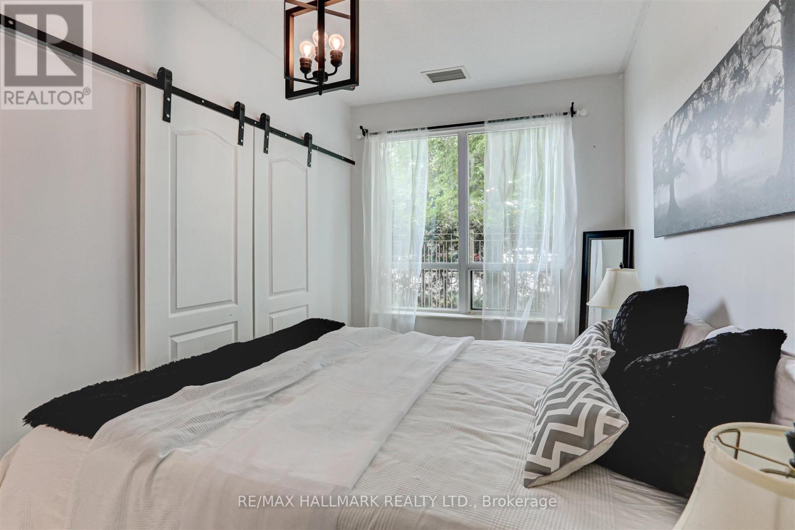 102 - 319 Merton Street, Toronto, ON - Indoor Photo Showing Bedroom