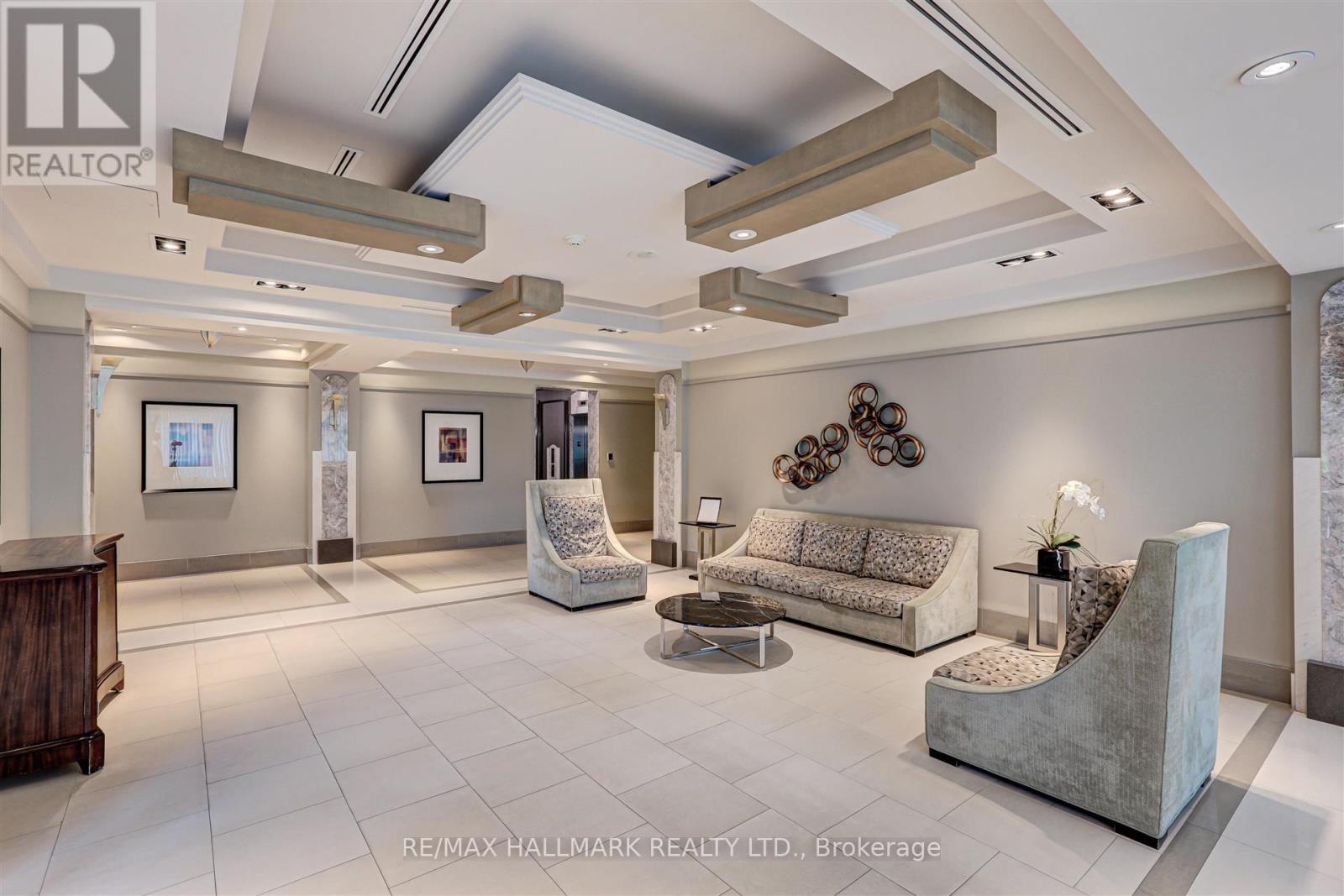 102 - 319 Merton Street, Toronto, ON - Indoor Photo Showing Other Room