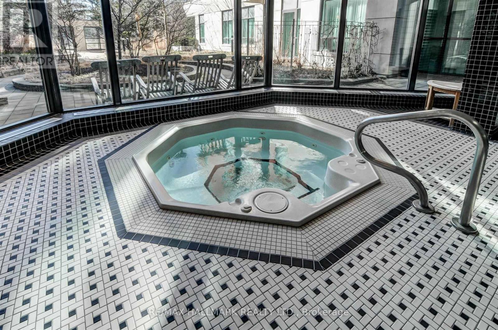 102 - 319 Merton Street, Toronto, ON -