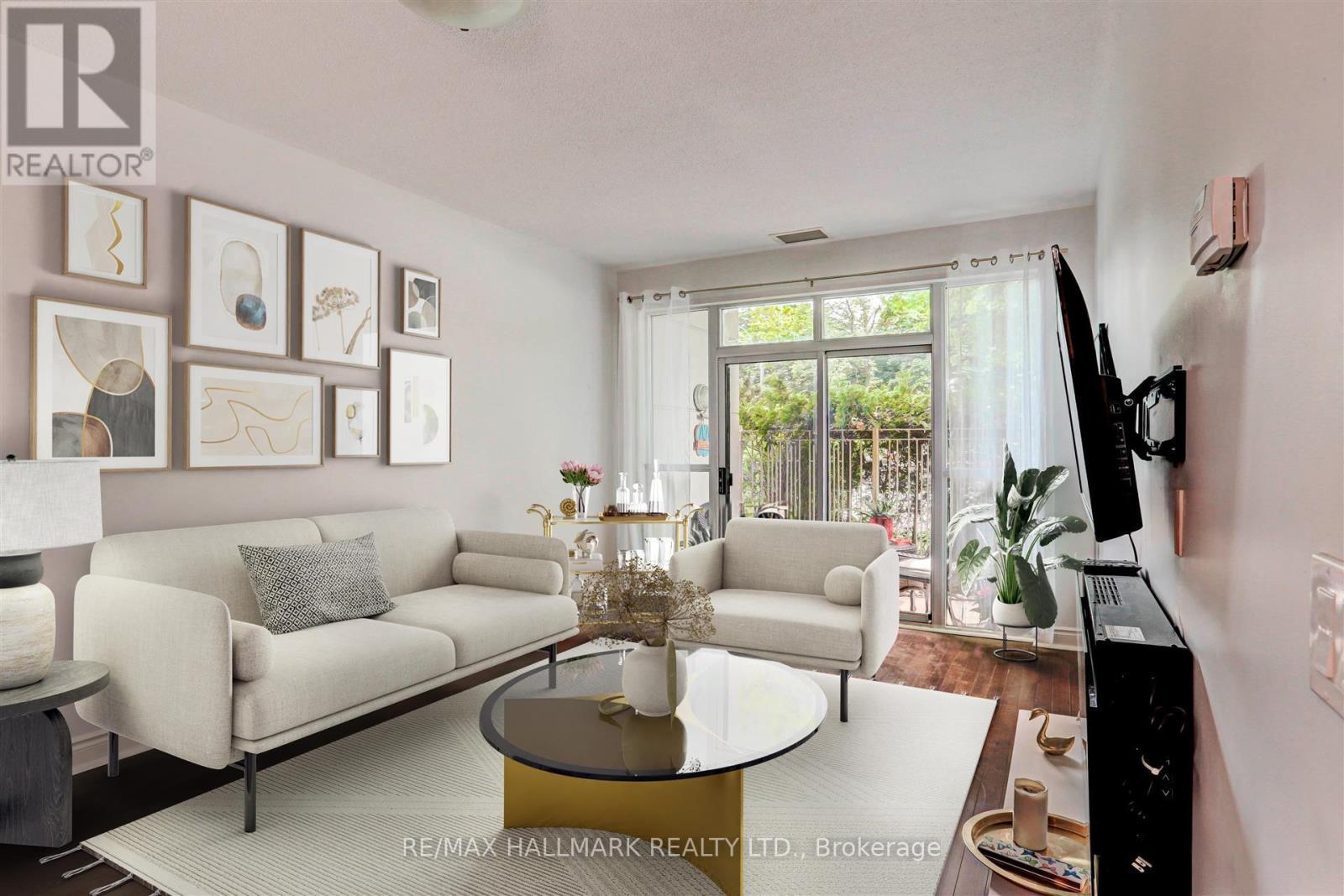 102 - 319 Merton Street, Toronto, ON - Indoor Photo Showing Living Room