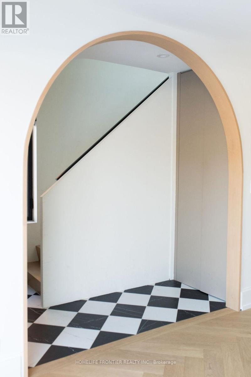 127 Glenvale Boulevard, Toronto, ON - Indoor Photo Showing Other Room