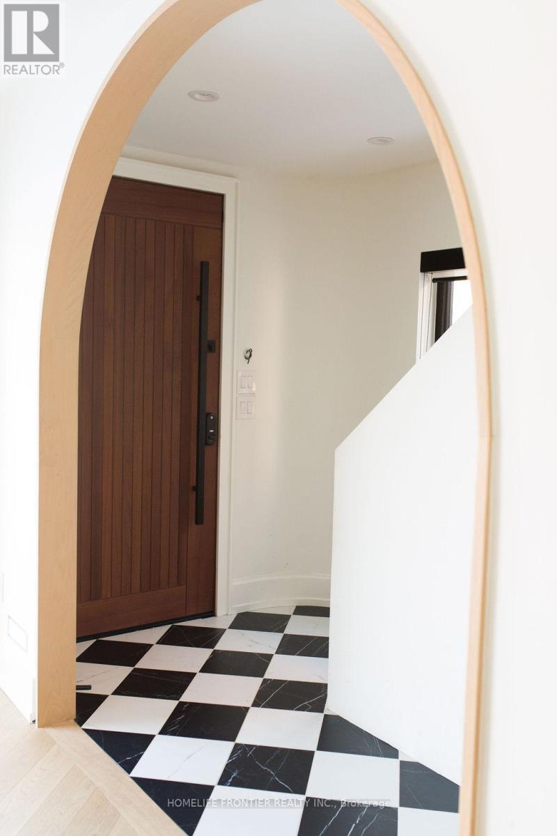 127 Glenvale Boulevard, Toronto, ON - Indoor Photo Showing Other Room