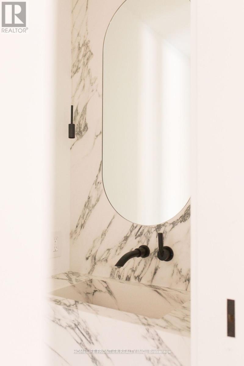 127 Glenvale Boulevard, Toronto, ON -