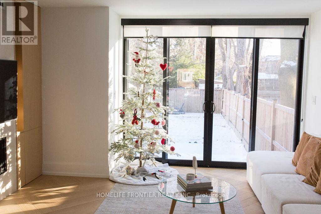 127 Glenvale Boulevard, Toronto, ON - Indoor