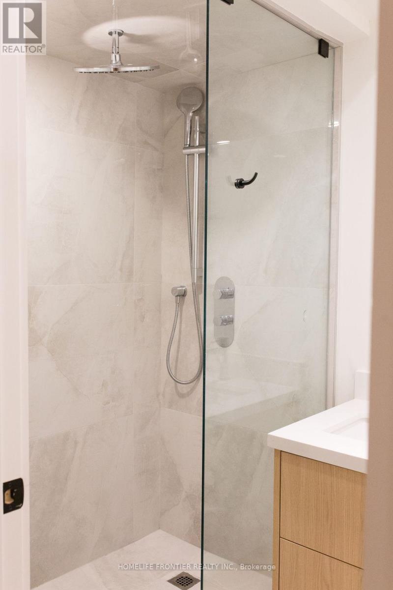 127 Glenvale Boulevard, Toronto, ON - Indoor Photo Showing Bathroom