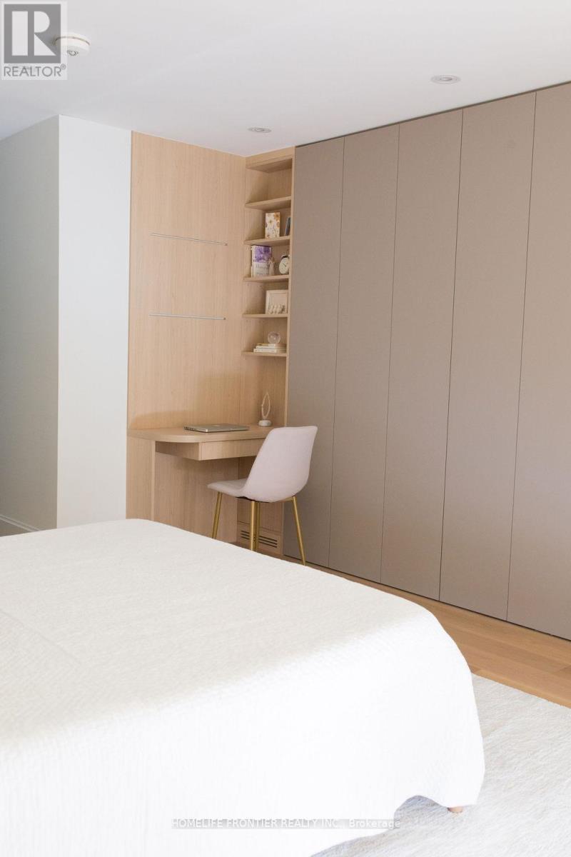 127 Glenvale Boulevard, Toronto, ON - Indoor Photo Showing Bedroom