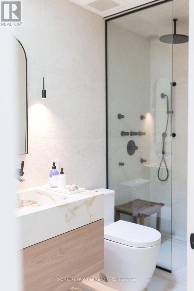 127 Glenvale Boulevard, Toronto, ON - Indoor Photo Showing Bathroom