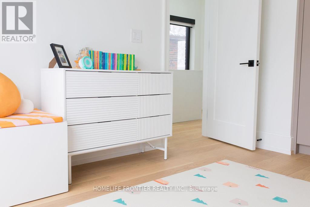 127 Glenvale Boulevard, Toronto, ON - Indoor