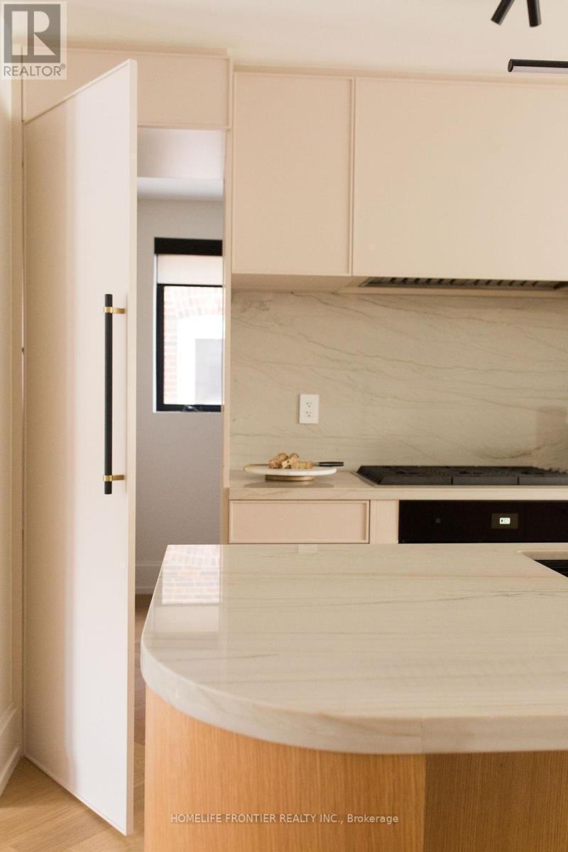 127 Glenvale Boulevard, Toronto, ON - Indoor Photo Showing Kitchen
