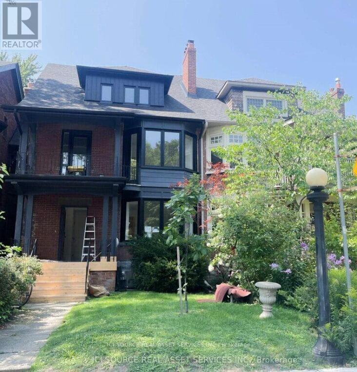 2 - 474 Palmerston Boulevard, Toronto, ON - Outdoor