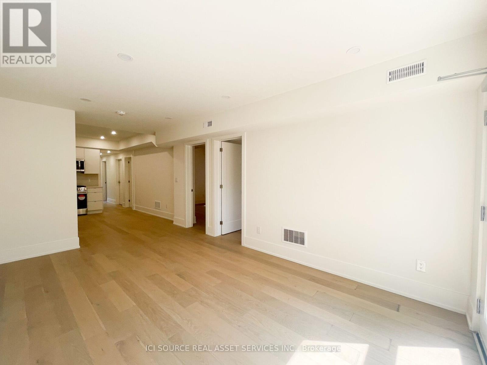 2 - 474 Palmerston Boulevard, Toronto, ON - Indoor Photo Showing Other Room