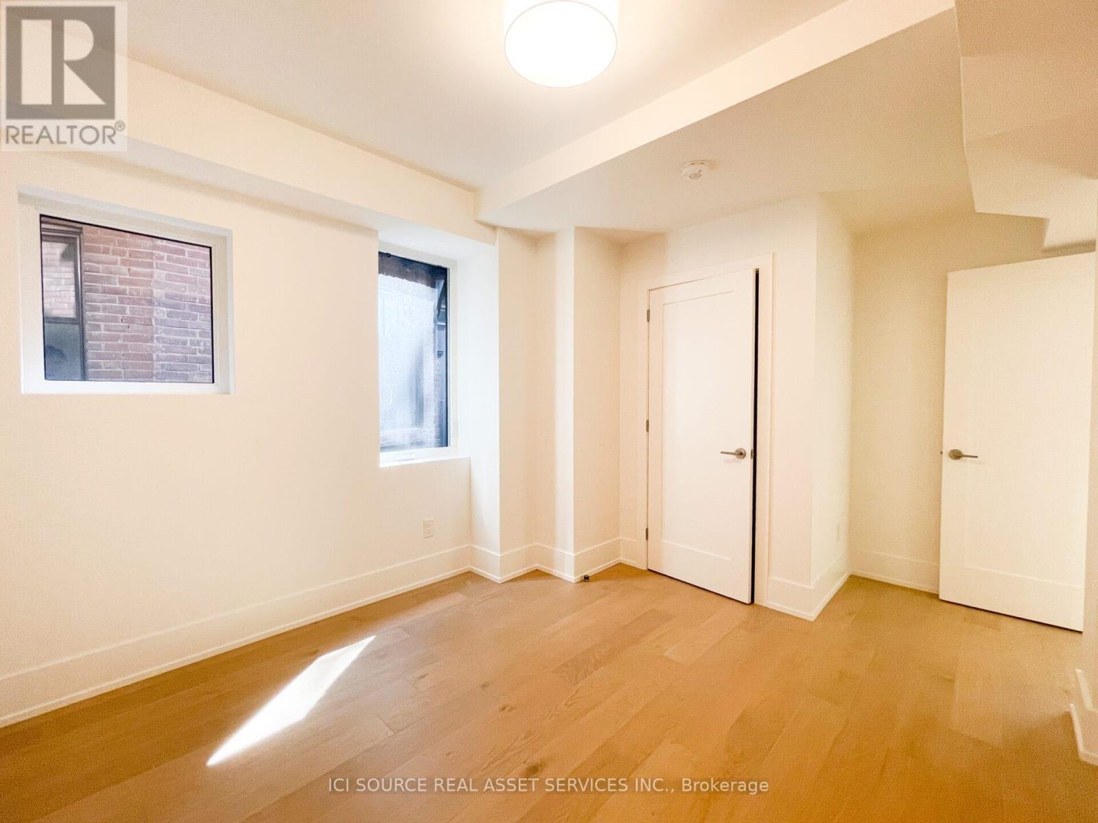 2 - 474 Palmerston Boulevard, Toronto, ON - Indoor Photo Showing Other Room