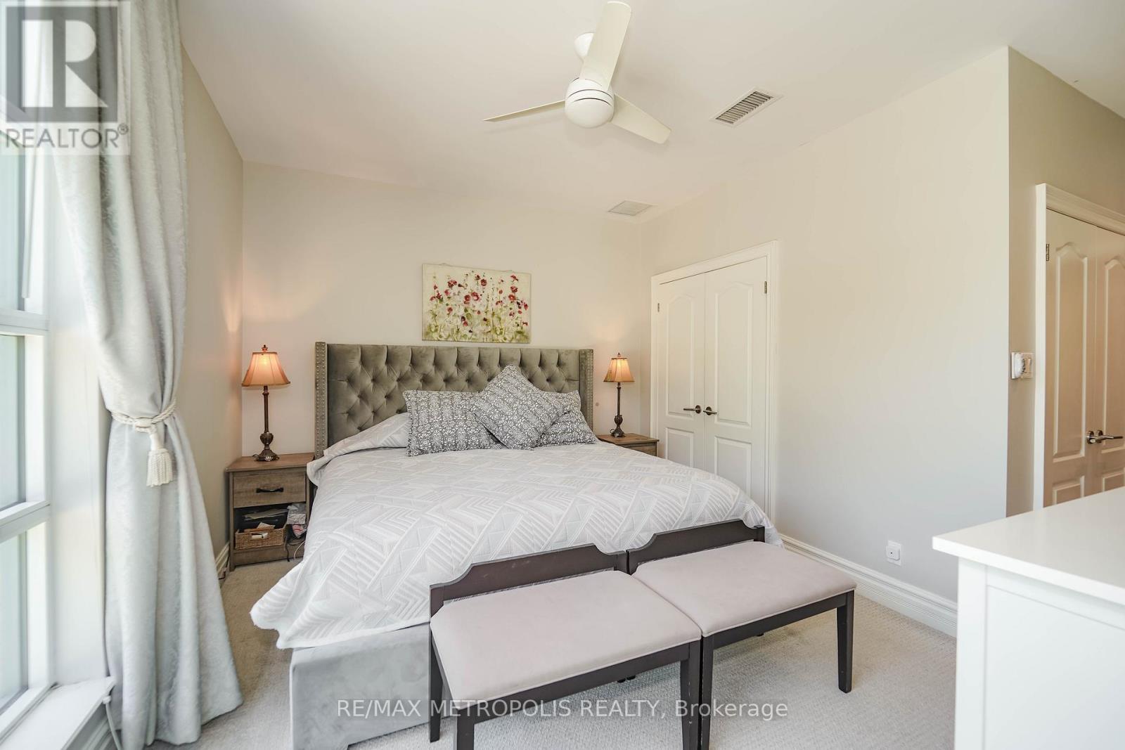 201 - 1 Watergarden Way, Toronto, ON - Indoor Photo Showing Bedroom