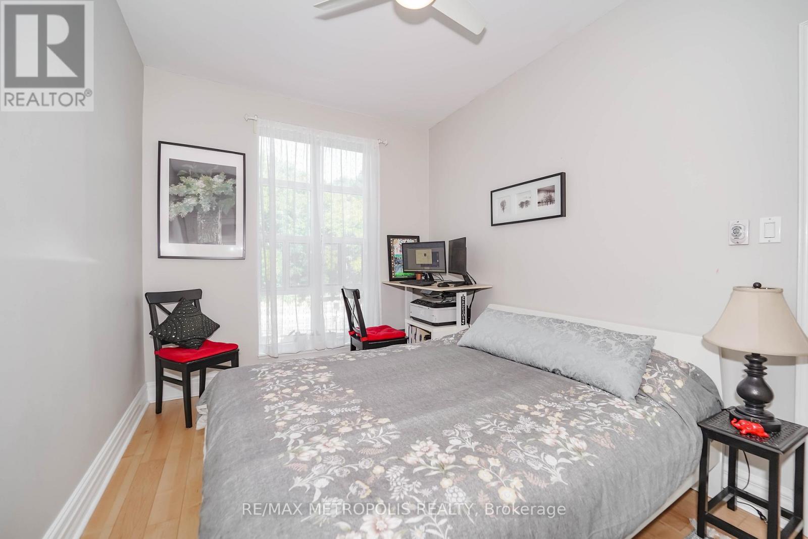 201 - 1 Watergarden Way, Toronto, ON - Indoor Photo Showing Bedroom