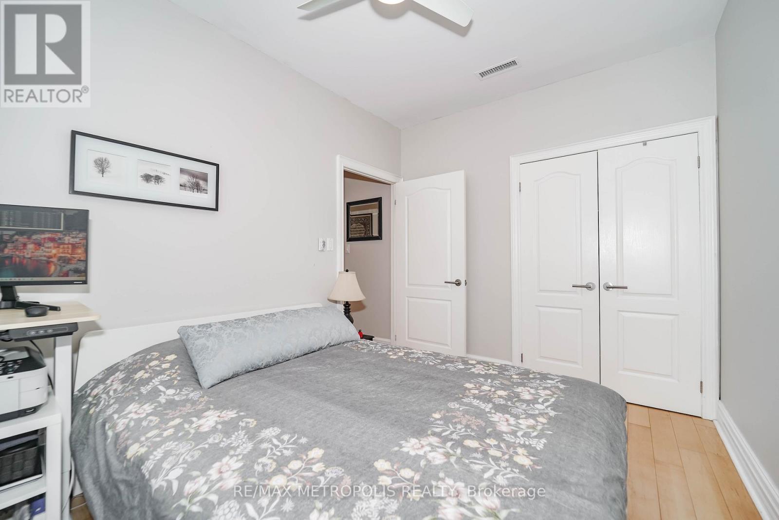 201 - 1 Watergarden Way, Toronto, ON - Indoor Photo Showing Bedroom