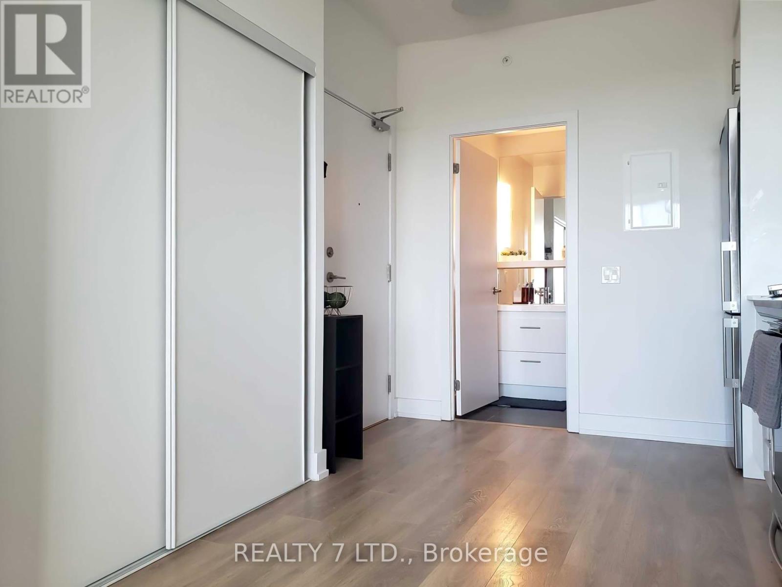 1207 - 128 Fairview Mall Drive, Toronto, ON - Indoor Photo Showing Other Room