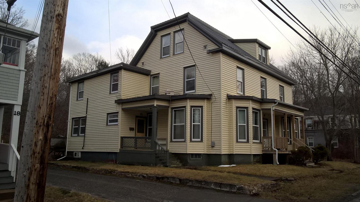 22 / 24 Canaan Avenue, Kentville, NS
