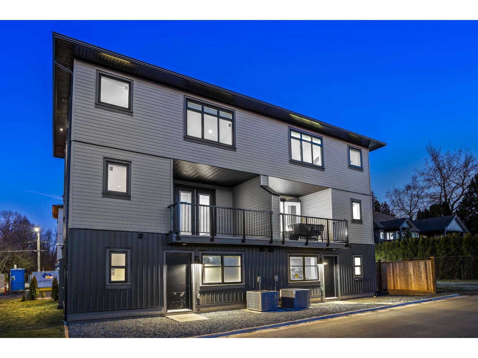 1 33586 Huggins Avenue, Abbotsford, BC - Outdoor