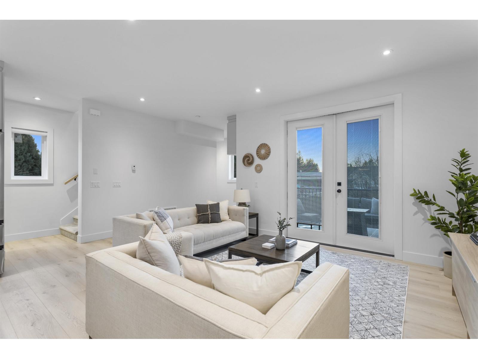 1 33586 Huggins Avenue, Abbotsford, BC - Indoor Photo Showing Living Room