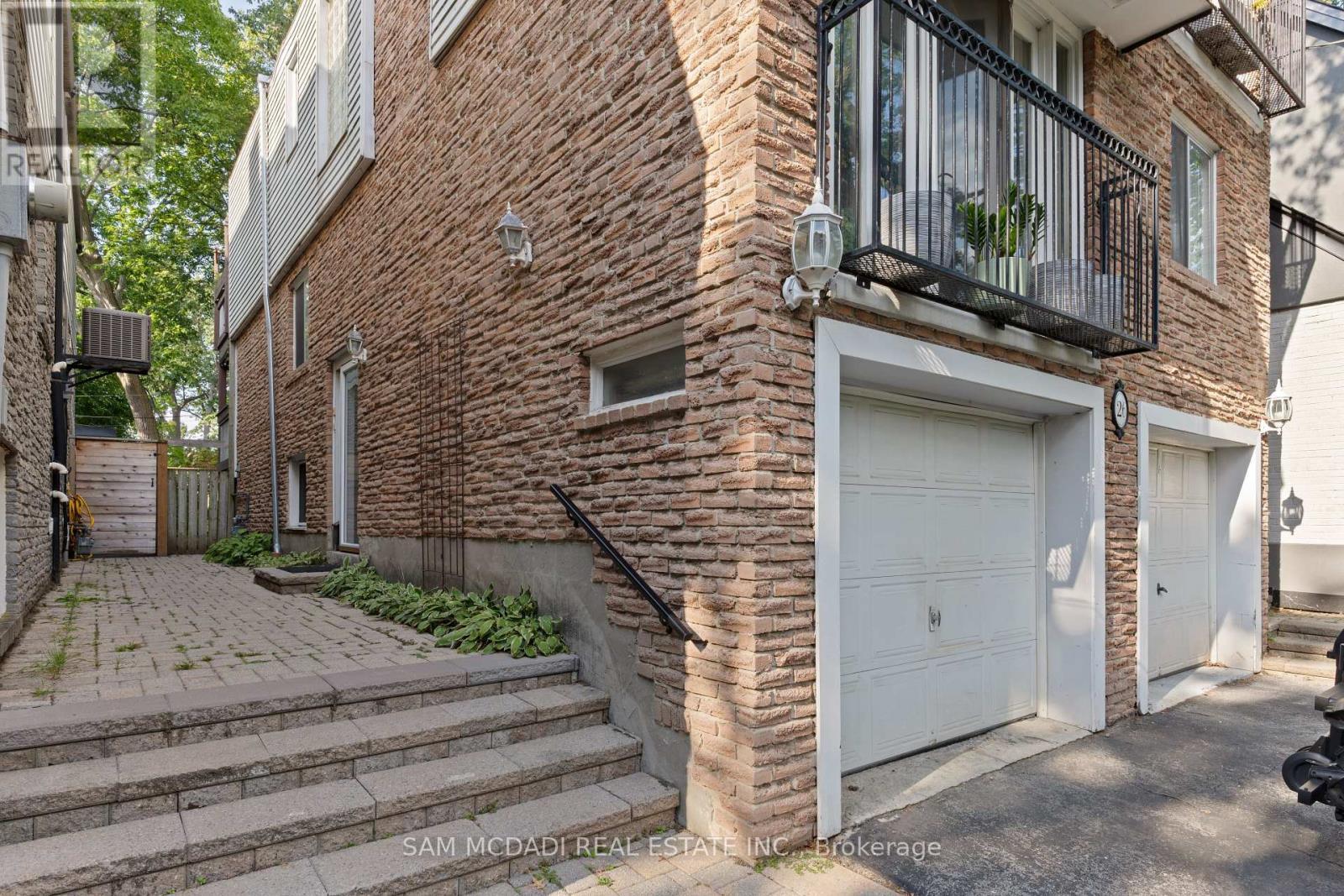 Lower - 26 Pine Avenue, Toronto, ON - Outdoor