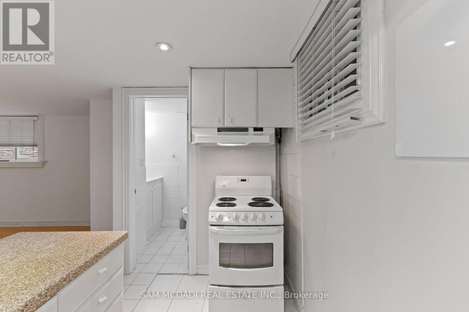 Lower - 26 Pine Avenue, Toronto, ON - Indoor Photo Showing Kitchen
