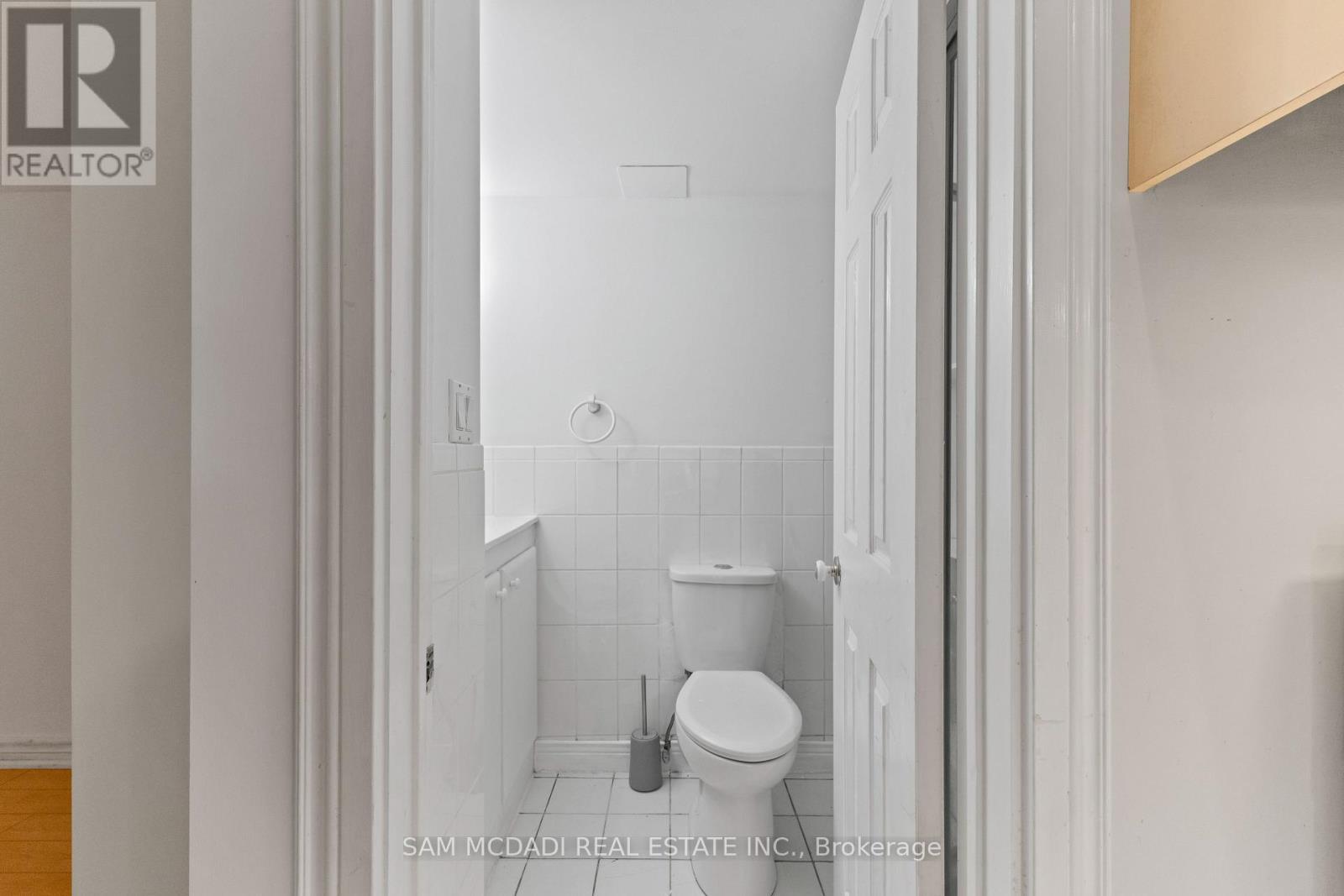 Lower - 26 Pine Avenue, Toronto, ON - Indoor Photo Showing Bathroom