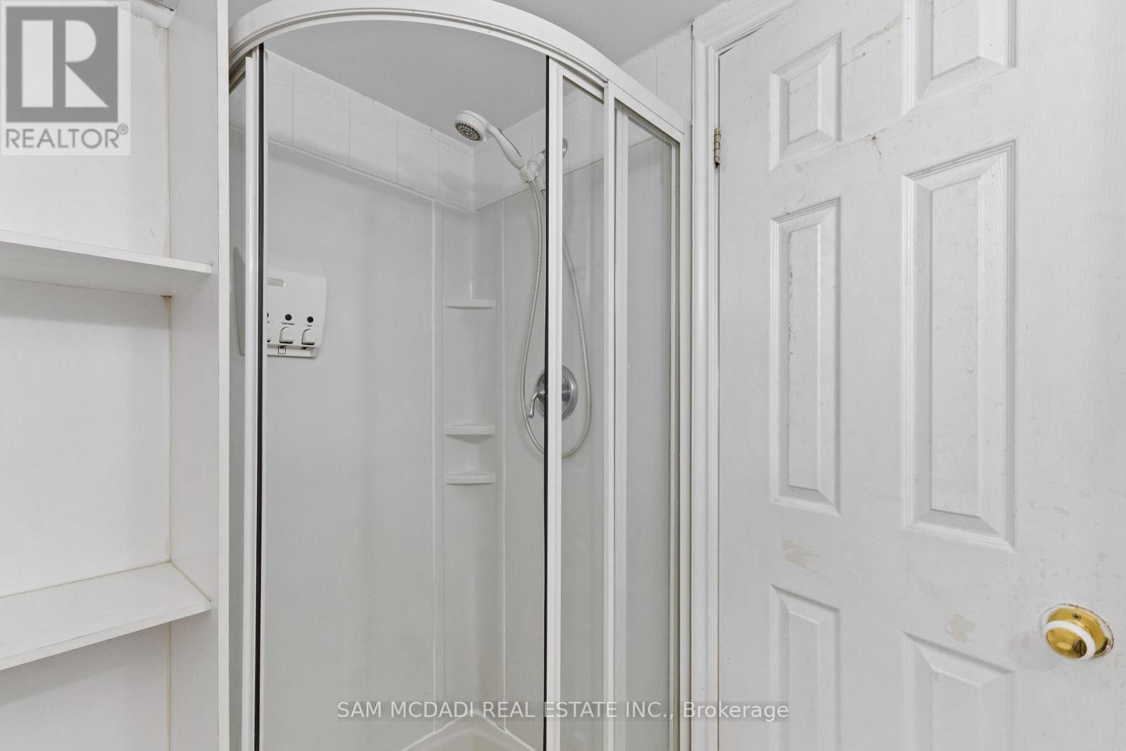 Lower - 26 Pine Avenue, Toronto, ON - Indoor Photo Showing Other Room