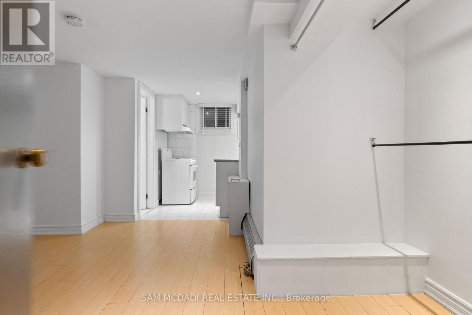 Lower - 26 Pine Avenue, Toronto, ON - Indoor