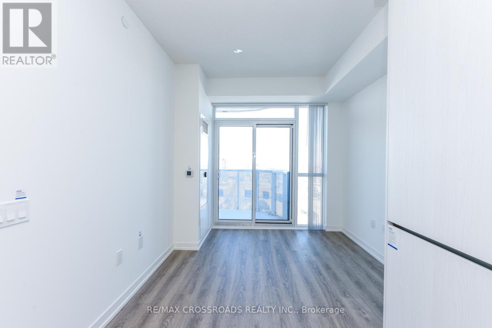 3908 - 8 Interchange Way, Vaughan, ON - Indoor Photo Showing Other Room