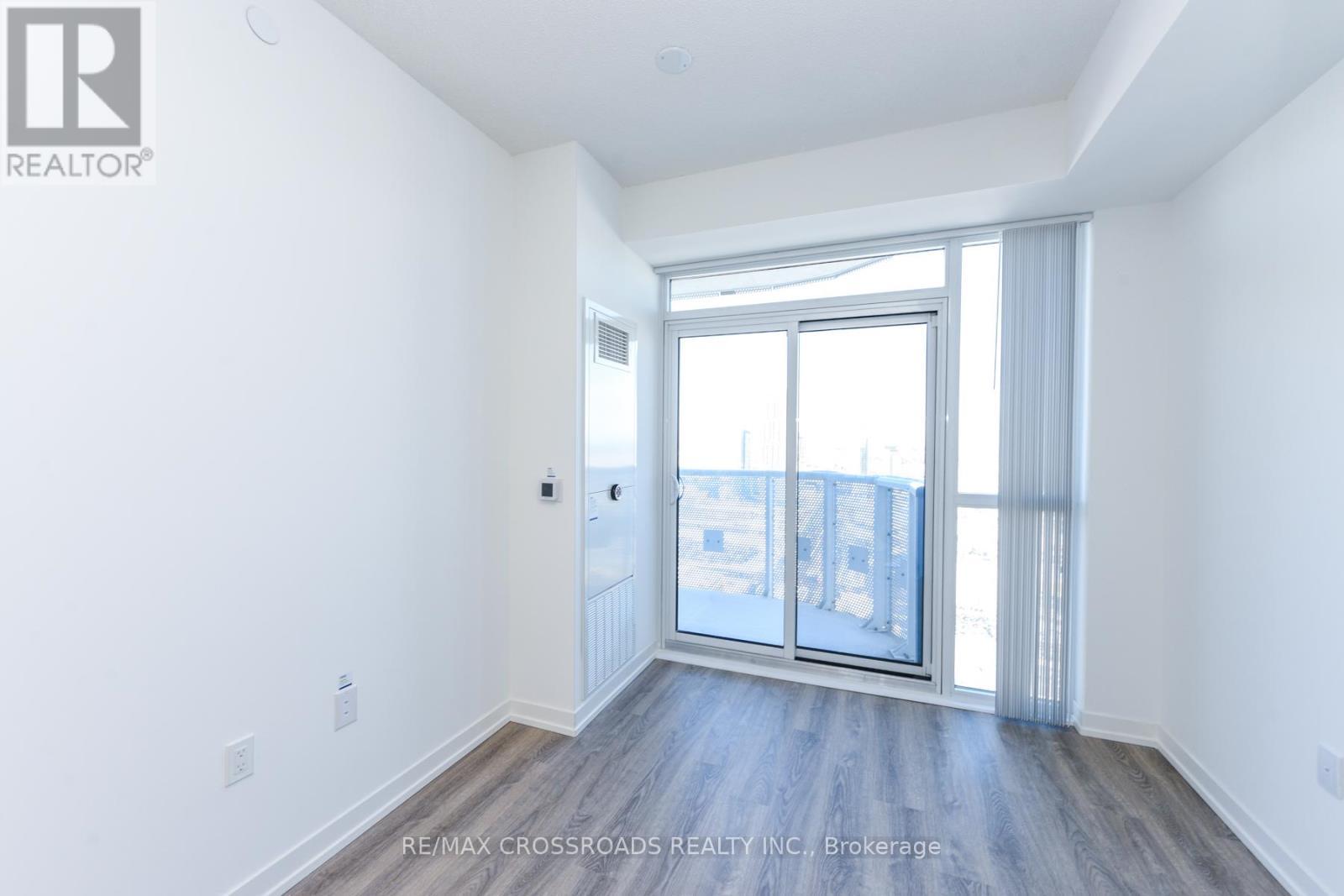 3908 - 8 Interchange Way, Vaughan, ON - Indoor Photo Showing Other Room