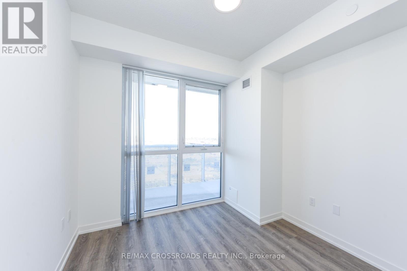 3908 - 8 Interchange Way, Vaughan, ON - Indoor Photo Showing Other Room